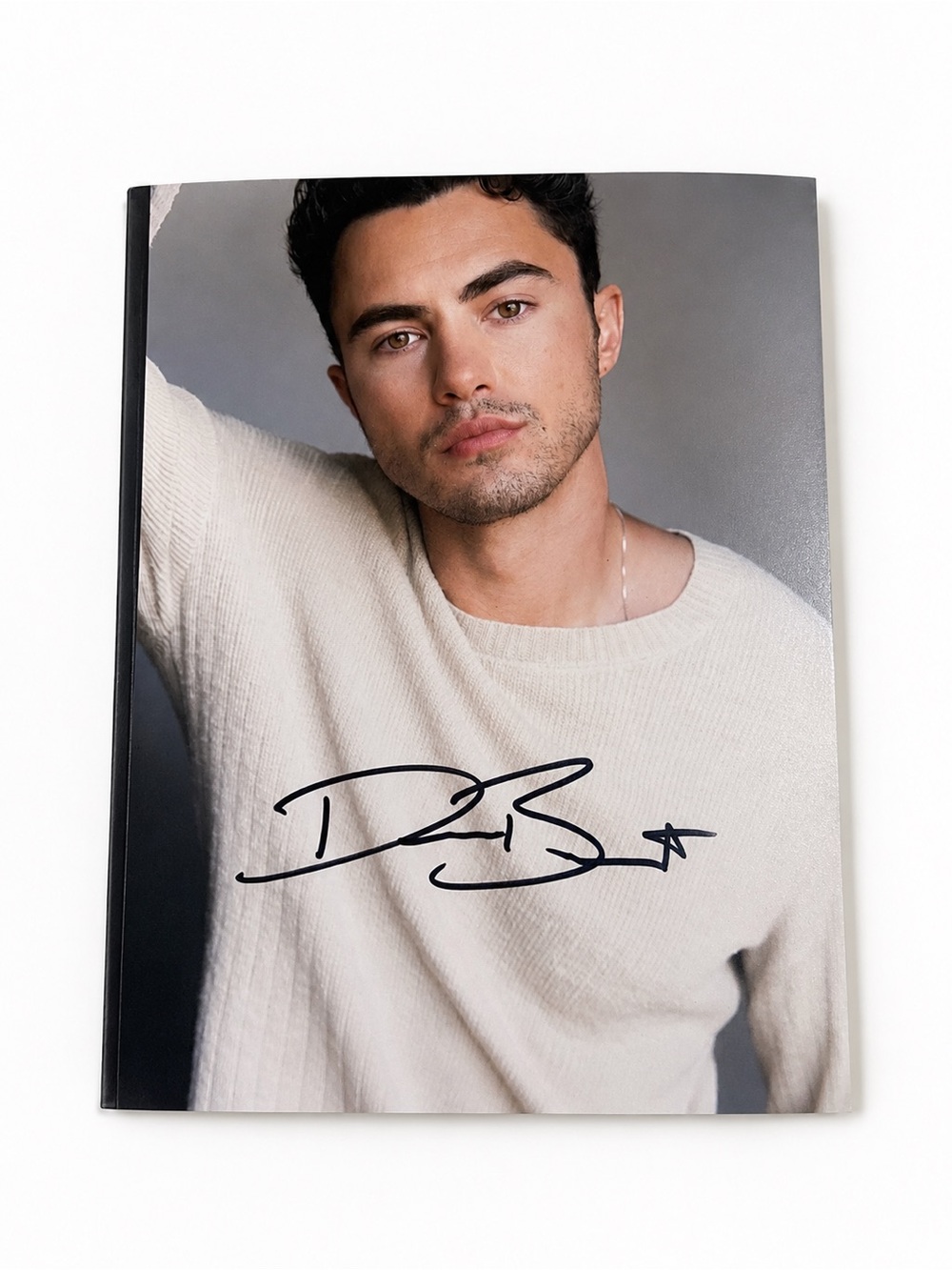 Darren Barnet Signed 8x10 Photo Never Have I Ever Paxton Hall - Yoshida